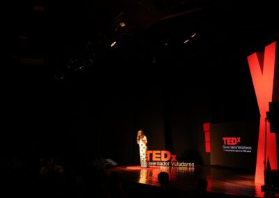 Erlana Castro no TEDx Governador Valadares
